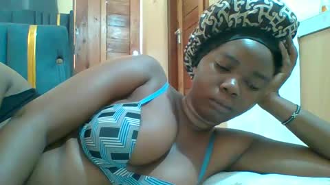 Snapshot of hotgodees chatting on 2, 7, 2026 Queen online show from 2, 7, 2026