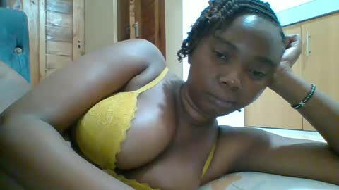Snapshot of hotgodees chatting on 3, 7, 2026 Queen online show from 3, 7, 2026