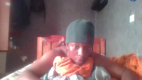 Snapshot of hotguyy001 chatting on 16, 2, 2025 hotguyy001 online show from 16, 2, 2025