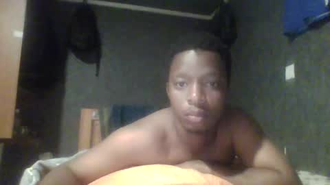 Snapshot of hotguyy001 chatting on 19, 2, 2025 hotguyy001 online show from 19, 2, 2025