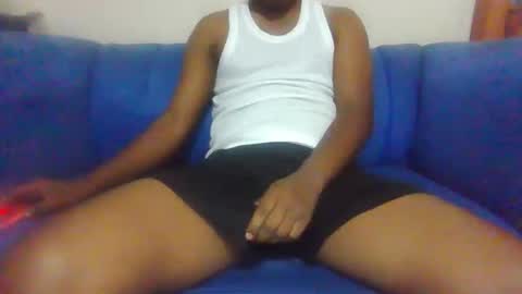 Snapshot of hotguyy001 chatting on 27, 9, 2025 hotguyy001 online show from 27, 9, 2025