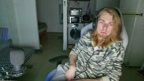 Hikikomori Alex online show from 14, 12, 2024