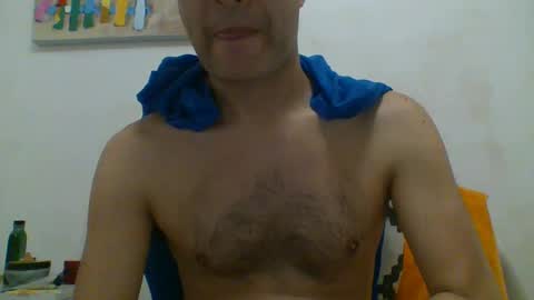 Snapshot of hotitan chatting on 11, 9, 2025 hottitan  twitter Marianoshcam online show from 11, 9, 2025