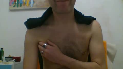 Snapshot of hotitan chatting on 14, 9, 2025 hottitan  twitter Marianoshcam online show from 14, 9, 2025