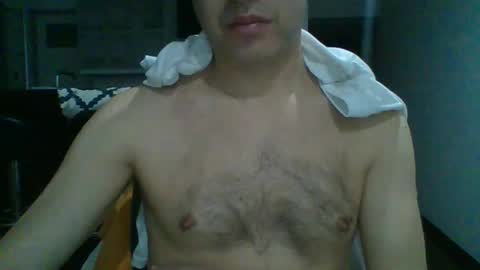 Snapshot of hotitan chatting on 7, 10, 2025 hottitan  twitter Marianoshcam online show from 7, 10, 2025