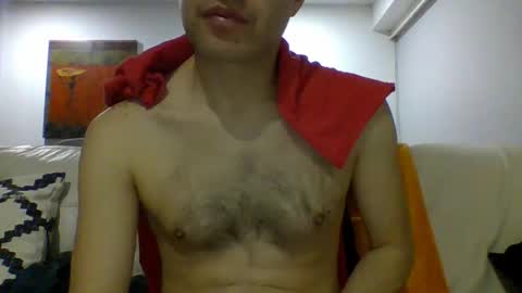 Snapshot of hotitan chatting on 8, 10, 2025 hottitan  twitter Marianoshcam online show from 8, 10, 2025