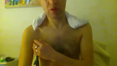 Snapshot of hotitan chatting on 19, 10, 2025 hottitan  twitter Marianoshcam online show from 19, 10, 2025