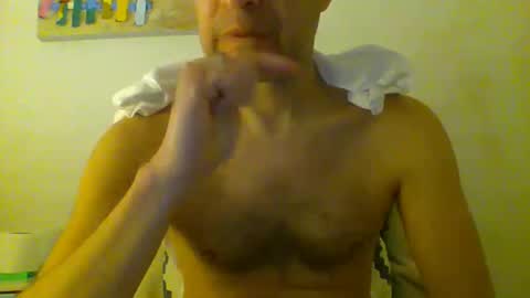 Snapshot of hotitan chatting on 20, 10, 2025 hottitan  twitter Marianoshcam online show from 20, 10, 2025