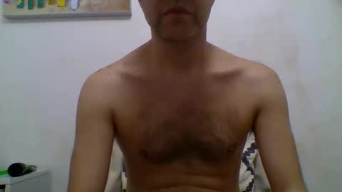 Snapshot of hotitan chatting on 24, 10, 2025 hottitan  twitter Marianoshcam online show from 24, 10, 2025