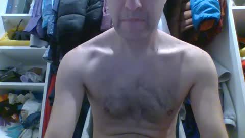 Snapshot of hotitan chatting on 26, 10, 2025 hottitan  twitter Marianoshcam online show from 26, 10, 2025