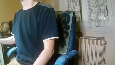 Snapshot of hotleopold chatting on 15, 11, 2025 hotleopold online show from 15, 11, 2025