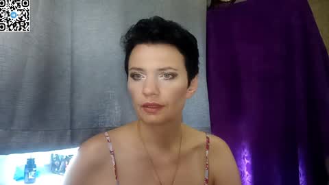 hotmamaqueen234 online show from 10, 6, 2026