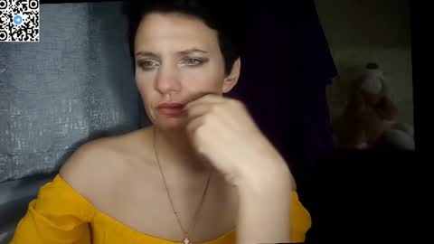 hotmamaqueen234 online show from 15, 6, 2026