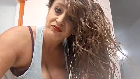 hotmom0610 online show from 29, 4, 2026