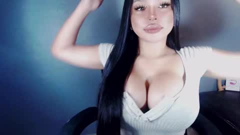 Snapshot of hotsexyhugetrans chatting on 24, 1, 2025 Marga Avery online show from 24, 1, 2025