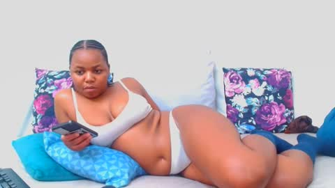 hotsmalltitsx online show from 22, 9, 2025