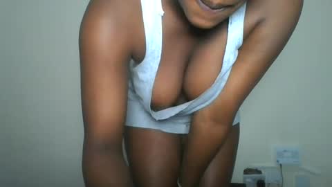 Snapshot of hottie_vera chatting on 16, 6, 2026 vera online show from 16, 6, 2026