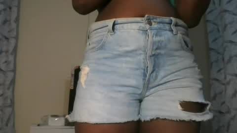 Snapshot of hottie_vera chatting on 3, 7, 2026 vera online show from 3, 7, 2026