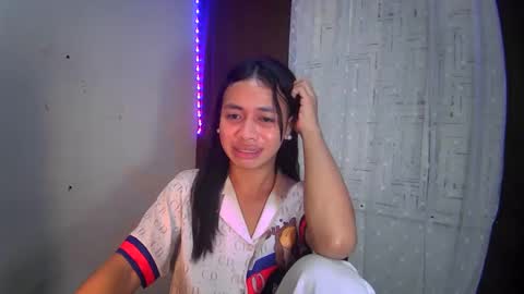 Snapshot of hottiescummerx chatting on 8, 12, 2024 N I C A online show from 8, 12, 2024