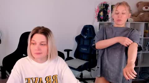 Nessie and Jessie online show from 19, 3, 2026