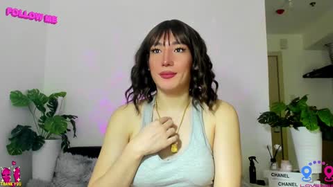 crishinahotty online show from 23, 2, 2025