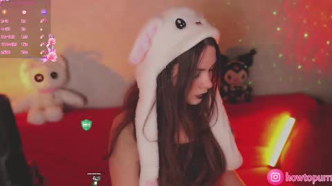 Snapshot of howtomeow chatting on 14, 10, 2025 Mia online show from 14, 10, 2025