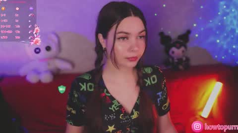 Snapshot of howtomeow chatting on 17, 10, 2025 Mia online show from 17, 10, 2025