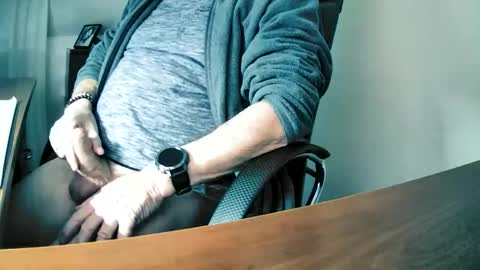 Snapshot of hpeter111 chatting on 21, 12, 2025 Peter online show from 21, 12, 2025