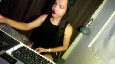 Snapshot of hugcock69_precious chatting on 4, 1, 2025 Precious online show from 4, 1, 2025