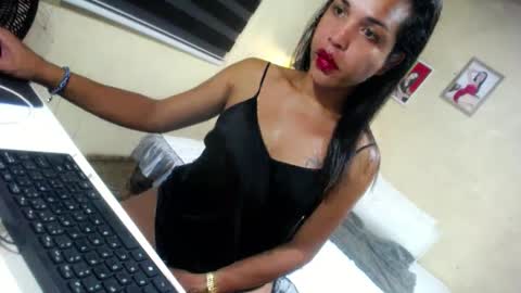 Snapshot of hugcock69_precious chatting on 11, 3, 2025 Precious online show from 11, 3, 2025