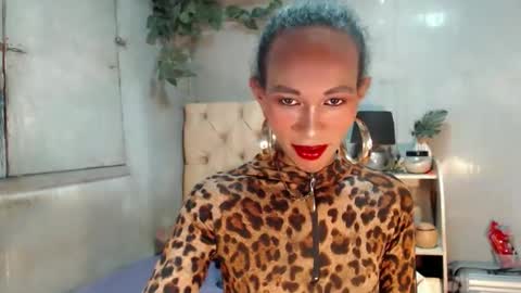 hugecock_caramel online show from 30, 4, 2026
