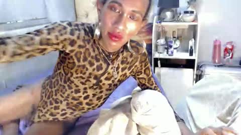 hugecock_caramel online show from 3, 5, 2026