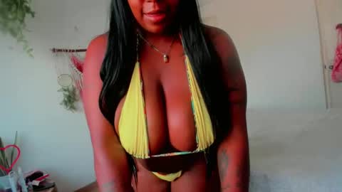 Snapshot of hugetitschocolate05 chatting on 6, 2, 2025 ADRIANITA online show from 6, 2, 2025