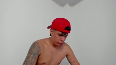 Snapshot of hugosan2 chatting on 8, 2, 2025 Hugo online show from 8, 2, 2025