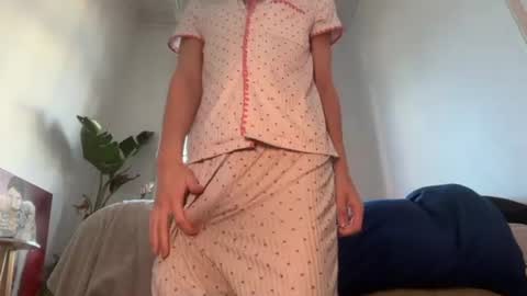 Alice help me reach 100 likes  online show from 29, 7, 2026