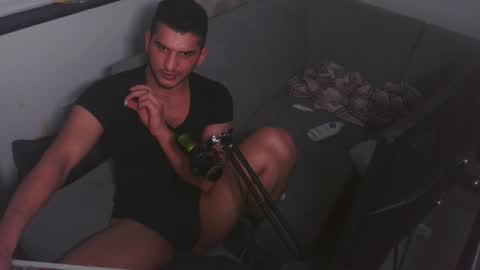 Snapshot of hungryboyyb chatting on 18, 12, 2025 LittleDevilXo1999 online show from 18, 12, 2025