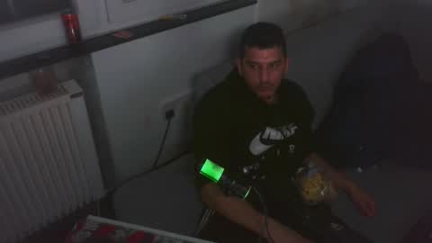 Snapshot of hungryboyyb chatting on 20, 12, 2025 LittleDevilXo1999 online show from 20, 12, 2025