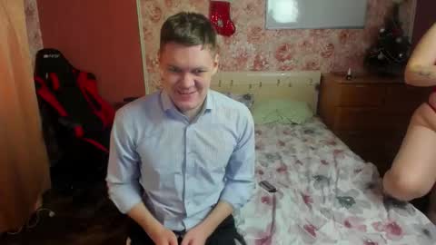 Snapshot of hungrybunny999 chatting on 23, 12, 2025 Nancy and Robert online show from 23, 12, 2025