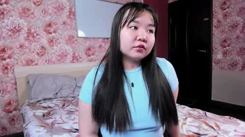 Snapshot of hungrybunny999 chatting on 12, 1, 2026 Nancy and Robert online show from 12, 1, 2026