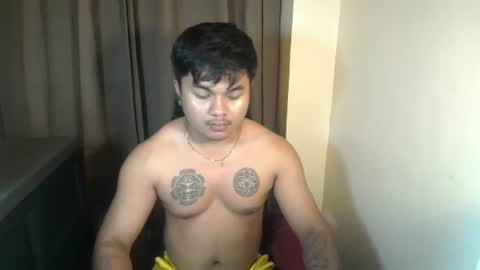 Snapshot of hunkyzeus chatting on 4, 8, 2026 hunkyzeus online show from 4, 8, 2026