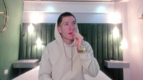 Snapshot of hunterheat_ chatting on 18, 11, 2025 hunterheat_ online show from 18, 11, 2025