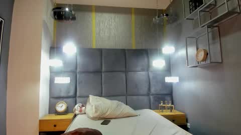 Snapshot of hunterheat_ chatting on 23, 11, 2025 hunterheat_ online show from 23, 11, 2025