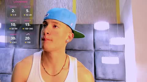 Snapshot of hunterheat_ chatting on 28, 11, 2025 hunterheat_ online show from 28, 11, 2025