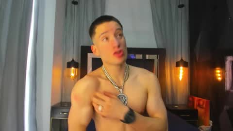 Snapshot of hunterheat_ chatting on 19, 12, 2025 hunterheat_ online show from 19, 12, 2025