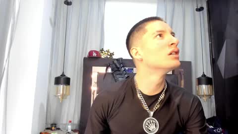 Snapshot of hunterheat_ chatting on 11, 4, 2026 hunterheat_ online show from 11, 4, 2026