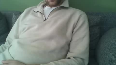 Snapshot of hunting_007 chatting on 15, 12, 2025 hunting_007 online show from 15, 12, 2025