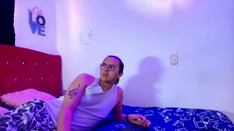 Snapshot of husbands_horny chatting on 28, 4, 2026 husbands_horny online show from 28, 4, 2026
