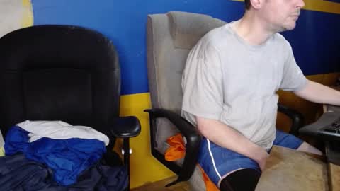 Huskyguy online show from 4, 3, 2026