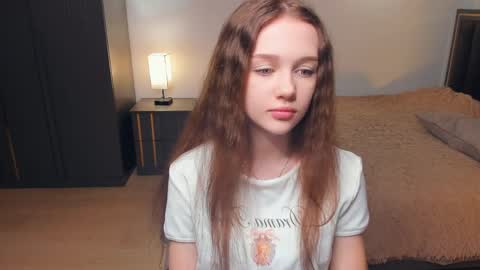 Snapshot of hwadwellingham chatting on 7, 4, 2026 Lily online show from 7, 4, 2026