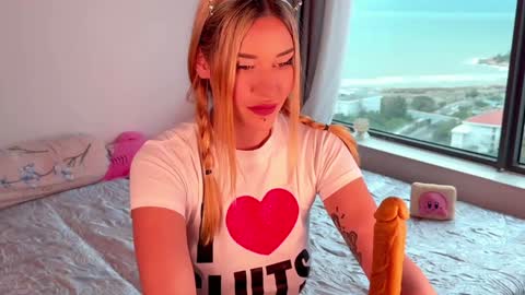 Your submissive lady 3 online show from 16, 1, 2025